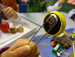 Experimentamos con ayuda del imán y de un imperdible..¿qué sucederá?