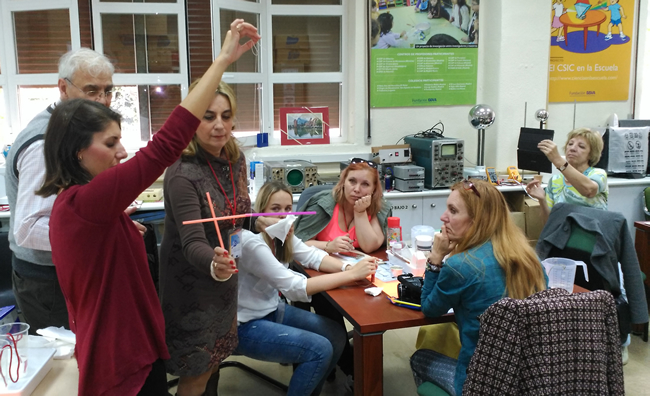 Electrostatics Experiments. Training 1: What is the world made off? October 25, 2016.
