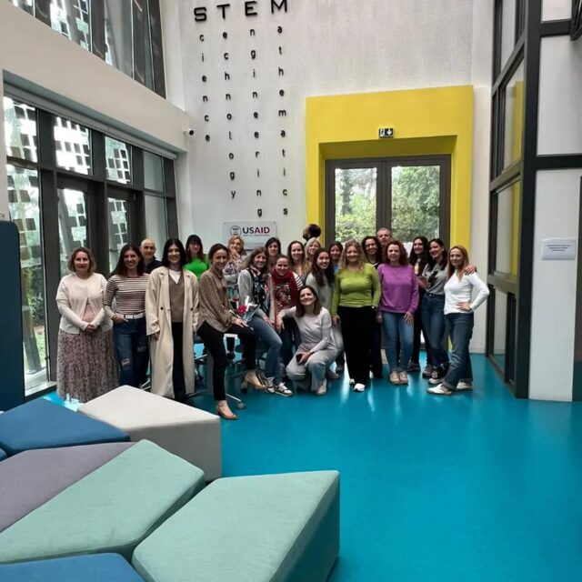 foto de grupo en el centro STEM